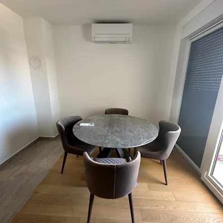 Penthouse With Seaview And Private Parking Apartament