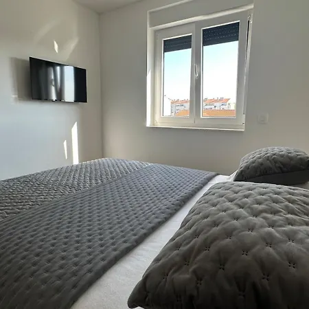 Penthouse With Seaview And Private Parking Zadar
