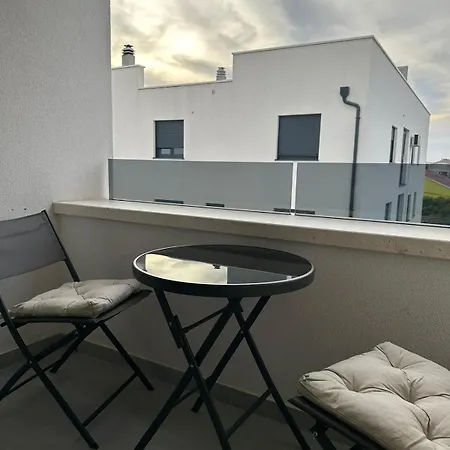 Penthouse With Seaview And Private Parking Apartman *
